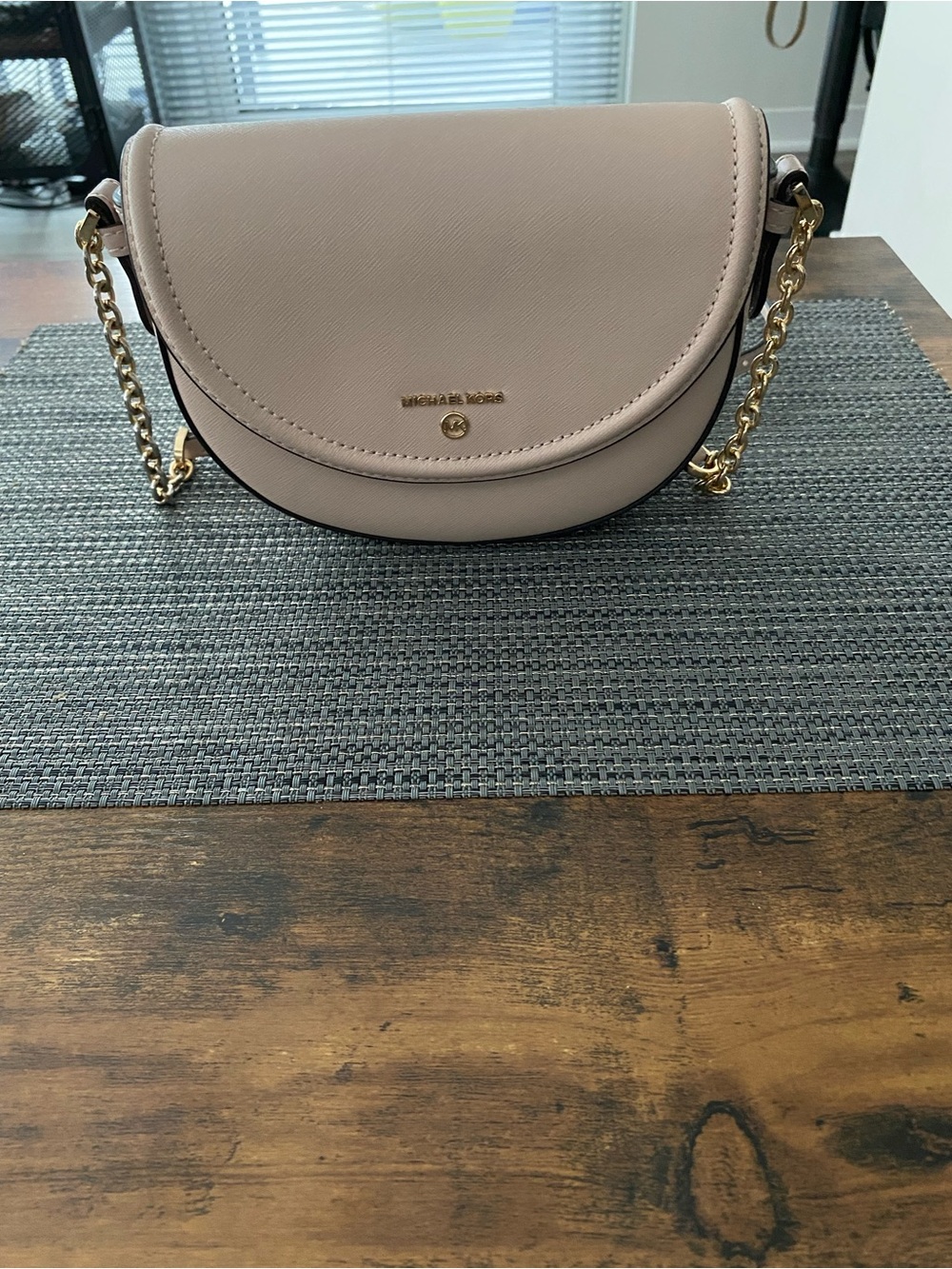 Michael Kors Saffiano Leather Soft Pink Chain Crossbody Jet Set Charm Half Dome
